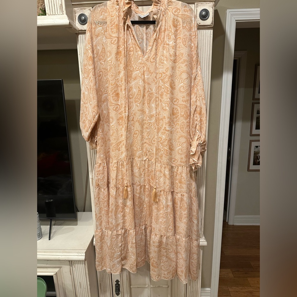 NWOT 🔥 Dress Forum Peach Paisley Midi Dress